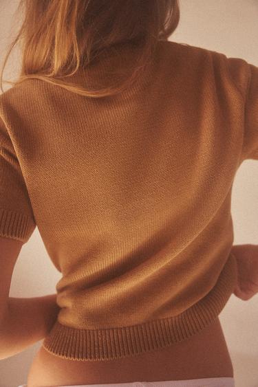 HAUT EN MAILLE UNIE À MANCHES COURTES - Caramel de Zara - Image 3