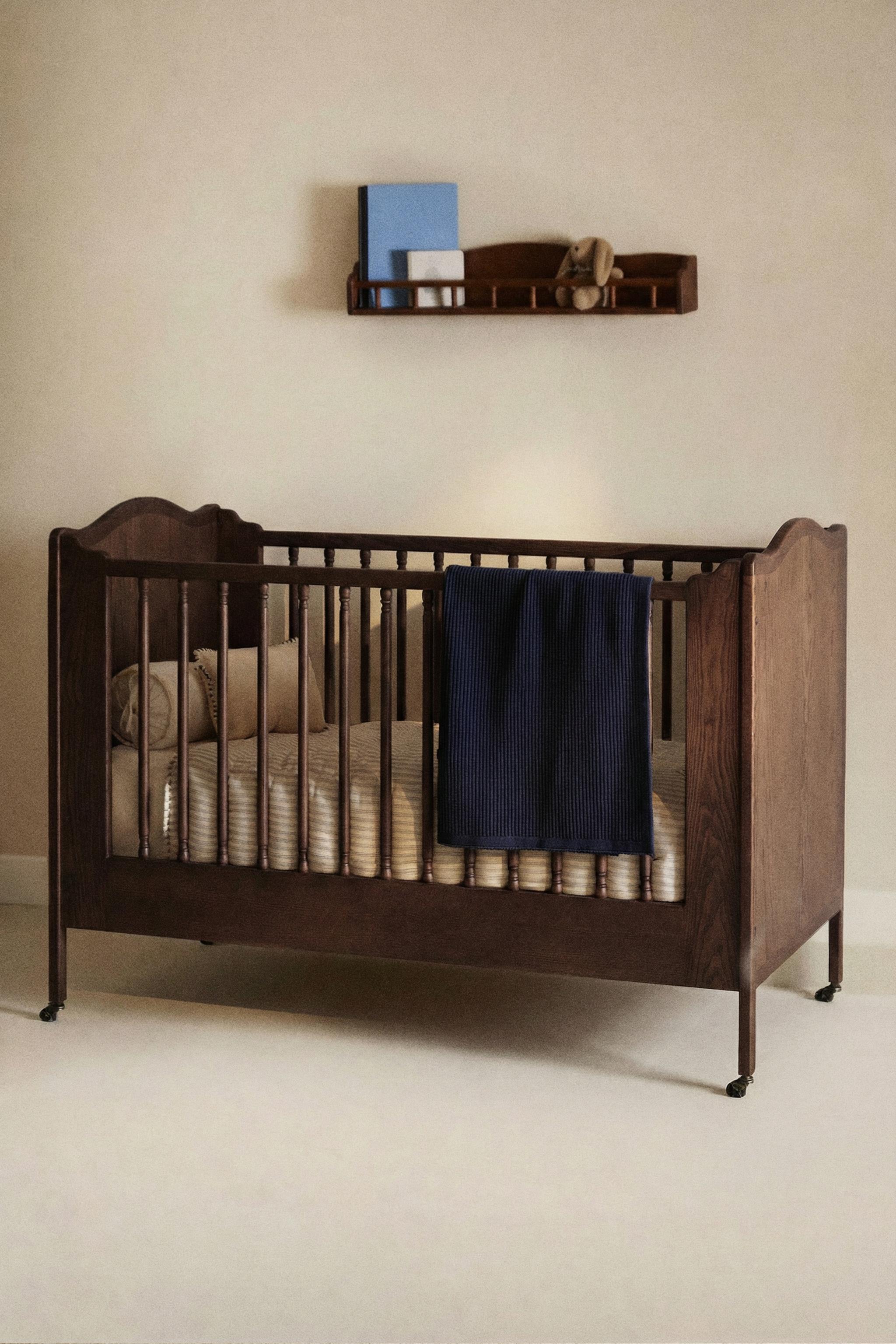 ASH WOOD COT — Dark brown