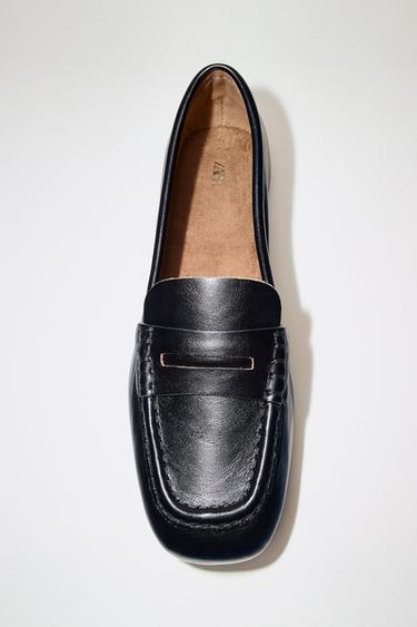 MOCASÍN PIEL PUNTA CUADRADA - Negro de Zara