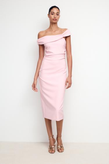 فستان ميدي غير متناسق بزمات - وردي الخاص بـ Zara