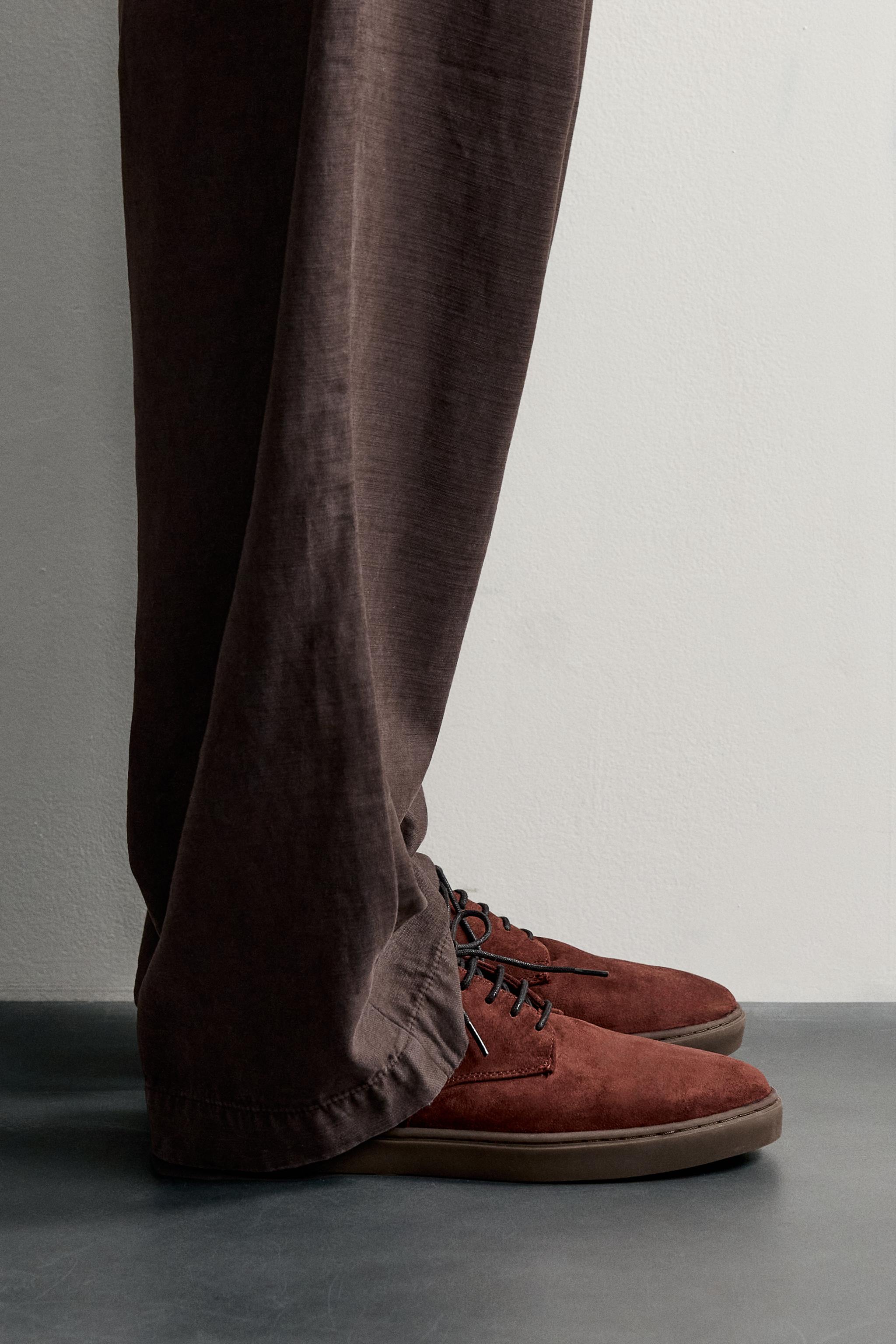 CASUAL SHOES