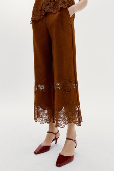 PANTALÓN BORDADOS PERFORADOS - Caramelo de Zara