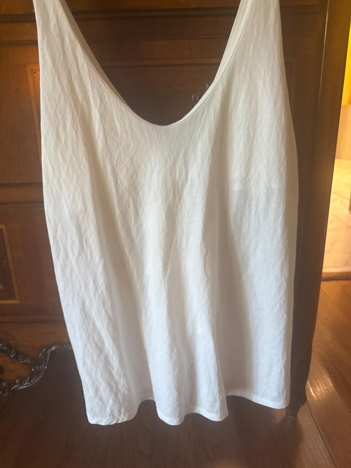 LOOSE FITTING V NECK TANK TOP - Image 3