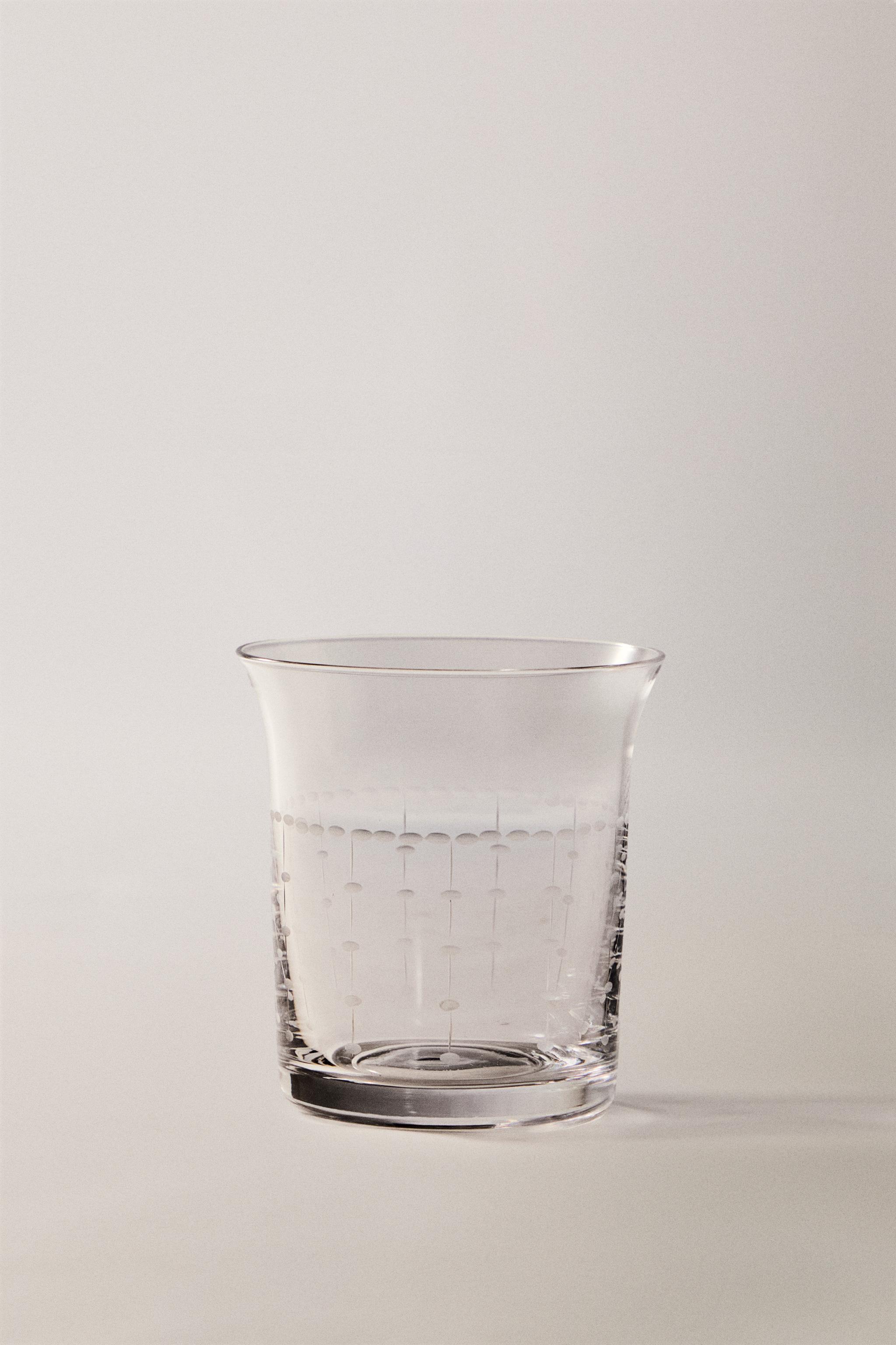 GEOMETRICALLY ENGRAVED GLASS TUMBLER