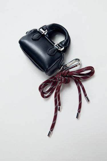 MINI BOLSO CITY CHARM - Negro de Zara