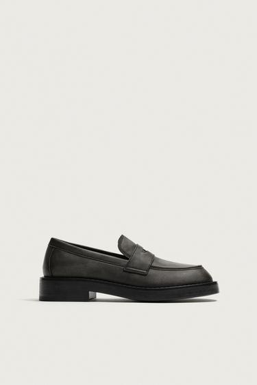 MOCASÍN DESGASTADO MONEDA - Negro de Zara