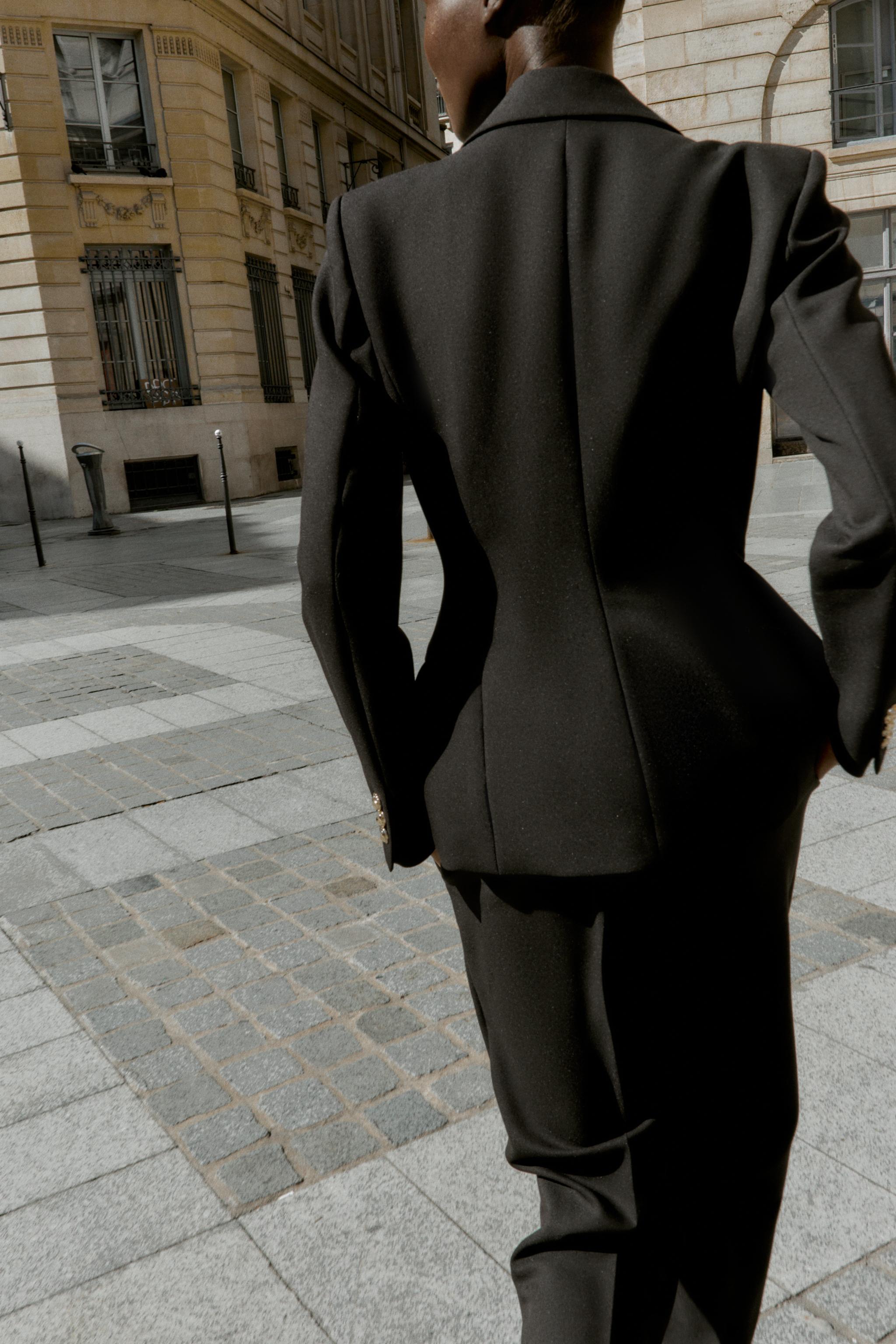 テーラードブレザー、ショルダーパッド付き - ブラック | ZARA Japan