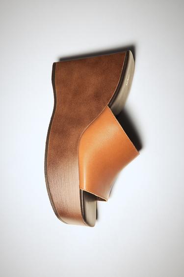 LEATHER WEDGE - Brown by Zara
