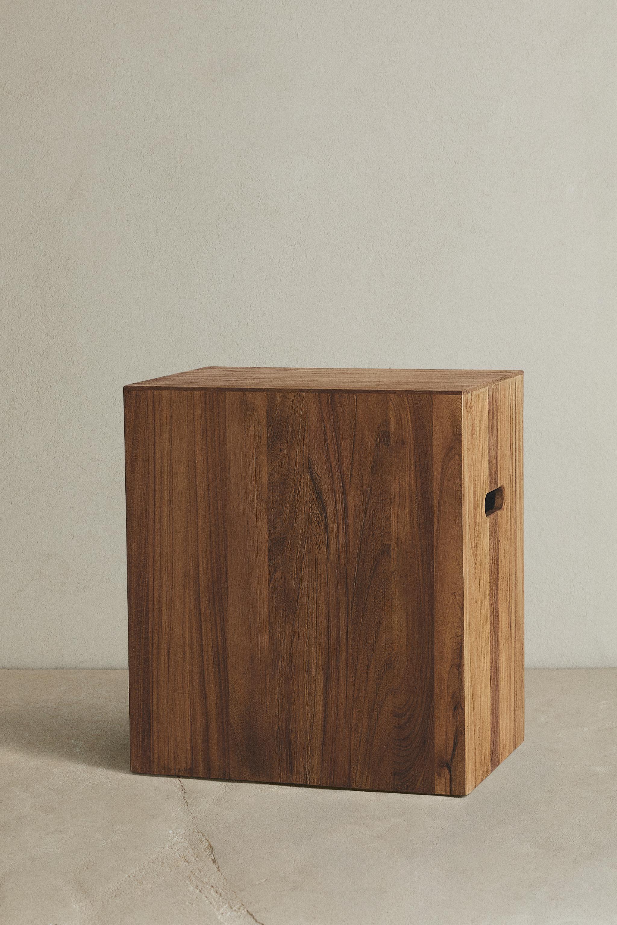 Auxiliary Tables | ZARA United States