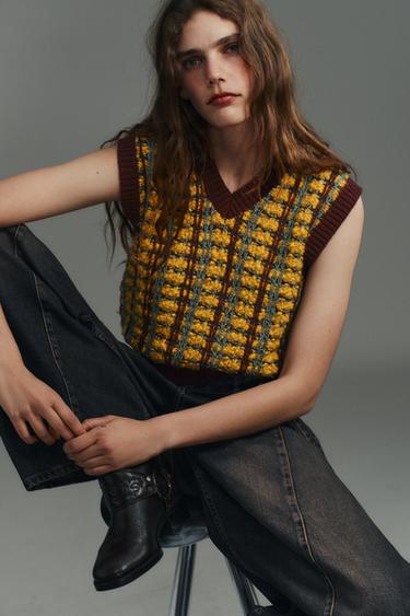 GILET EN MAILLE STRUCTURÉ - unique de Zara