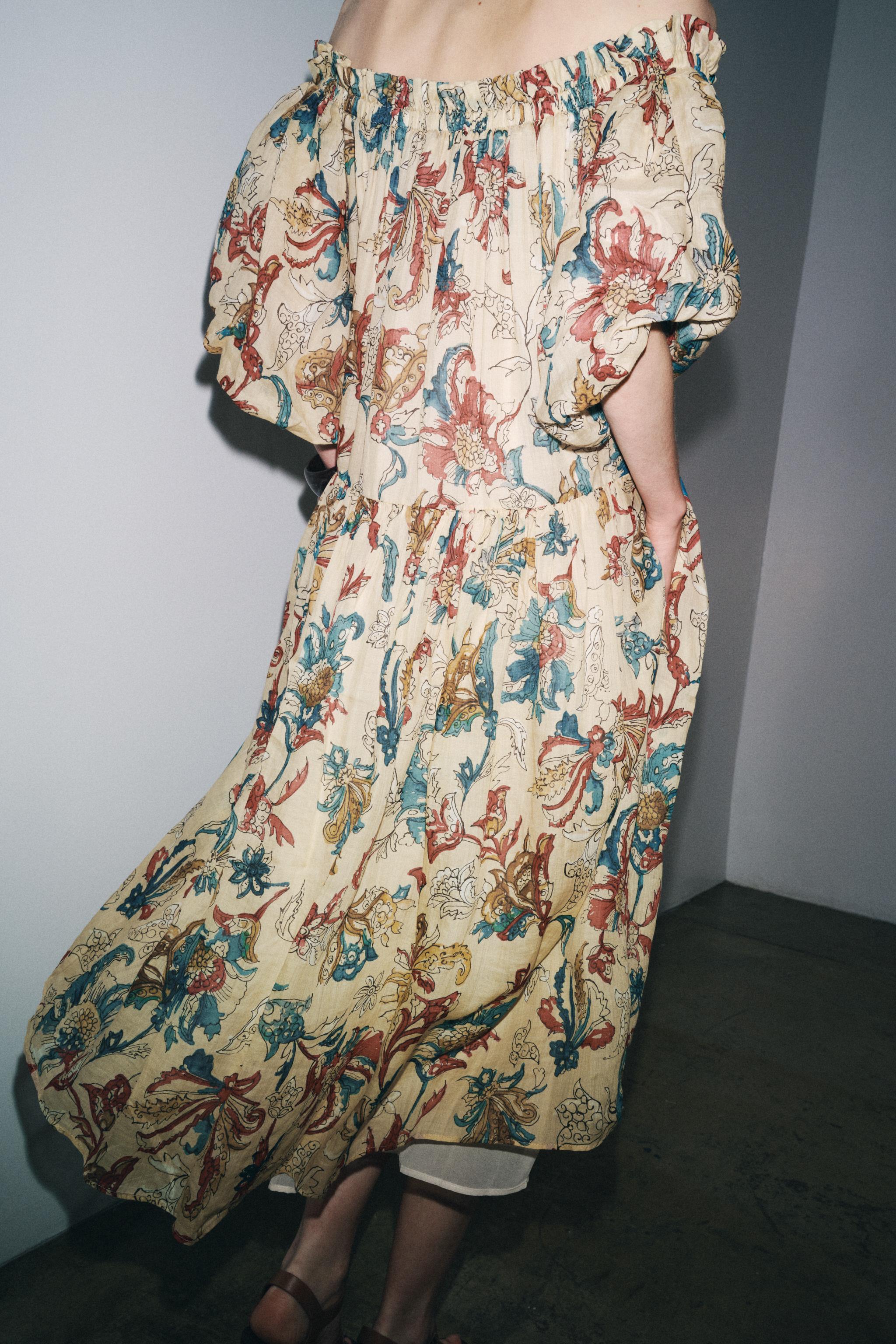 ☆ドイツ発*ZARA*新作*オフショルダープリントラミードレス☆ ZW COLLECTION ラミー素材プリント柄ワンピース - サンド | ZARA