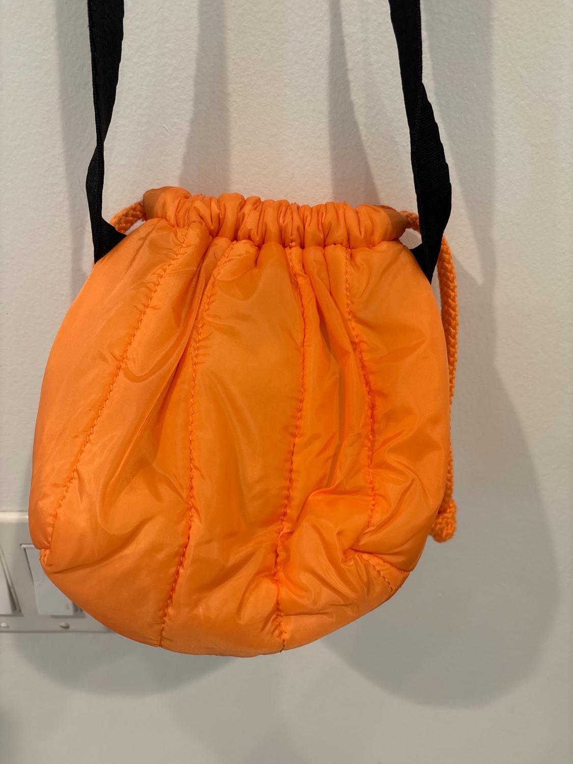 TRICK OR TREAT DRAWSTRING CROSSBODY BAG - Image 3