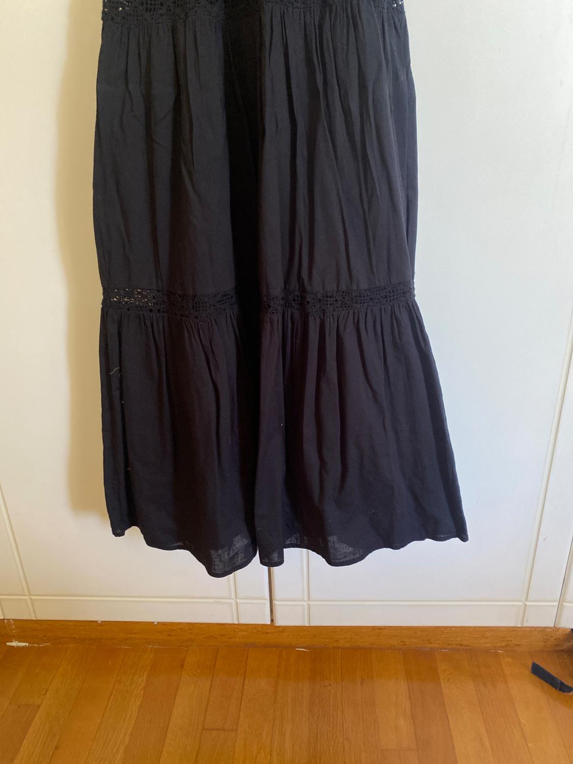 MIDI DRESS WITH LACE TRIM - Image 2
