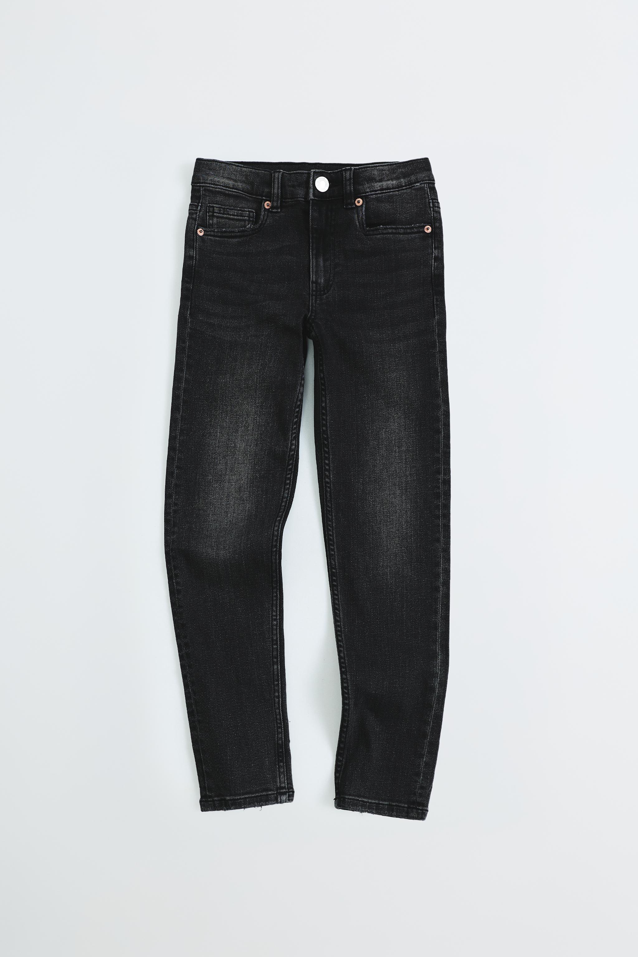 SKINNY FIT JEANS — Black