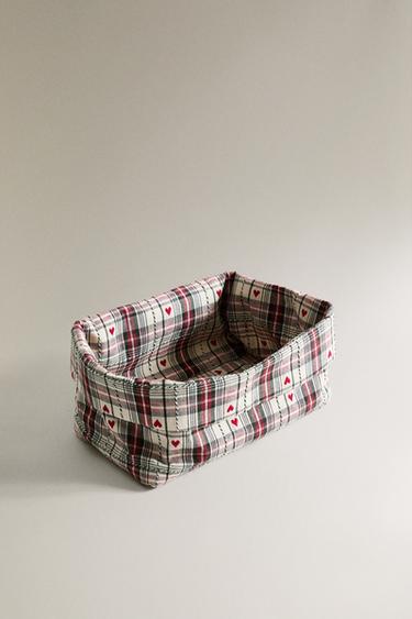 CHRISTMAS BREAD BASKET WITH HEARTS - Red by Zara - Image 1