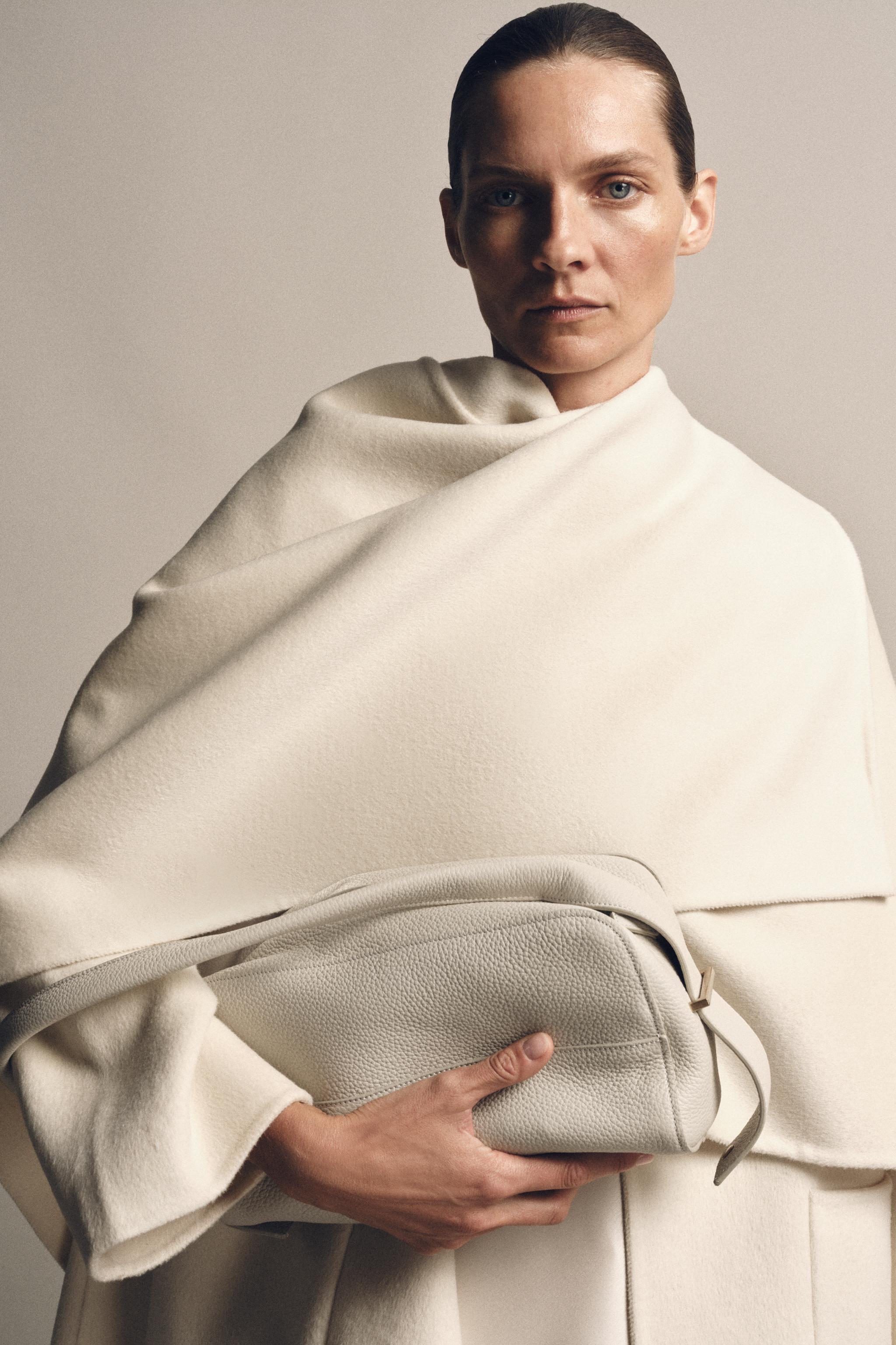 BOLSA DE COURO DE OMBRO - Cru | ZARA Brasil