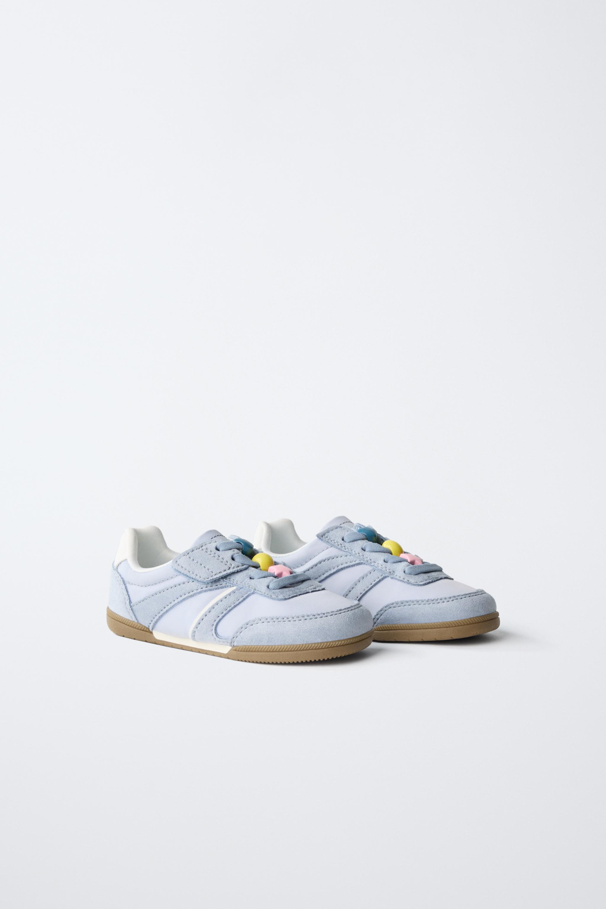 RETRO SNEAKERS