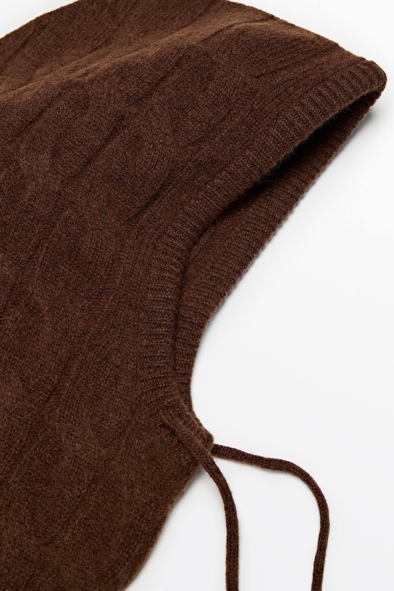 Cotton blend cable-knit balaclava with tie — Caramel