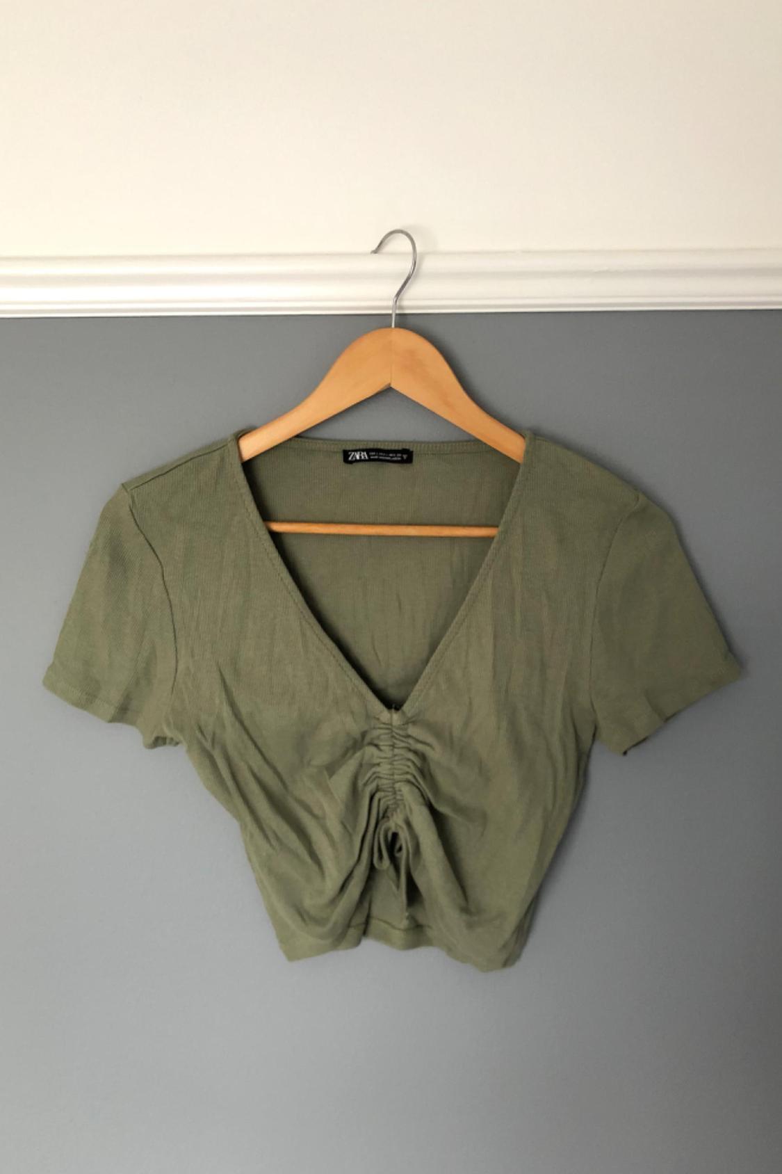 CROPPED T-SHIRT WITH GATHERED DETAIL
