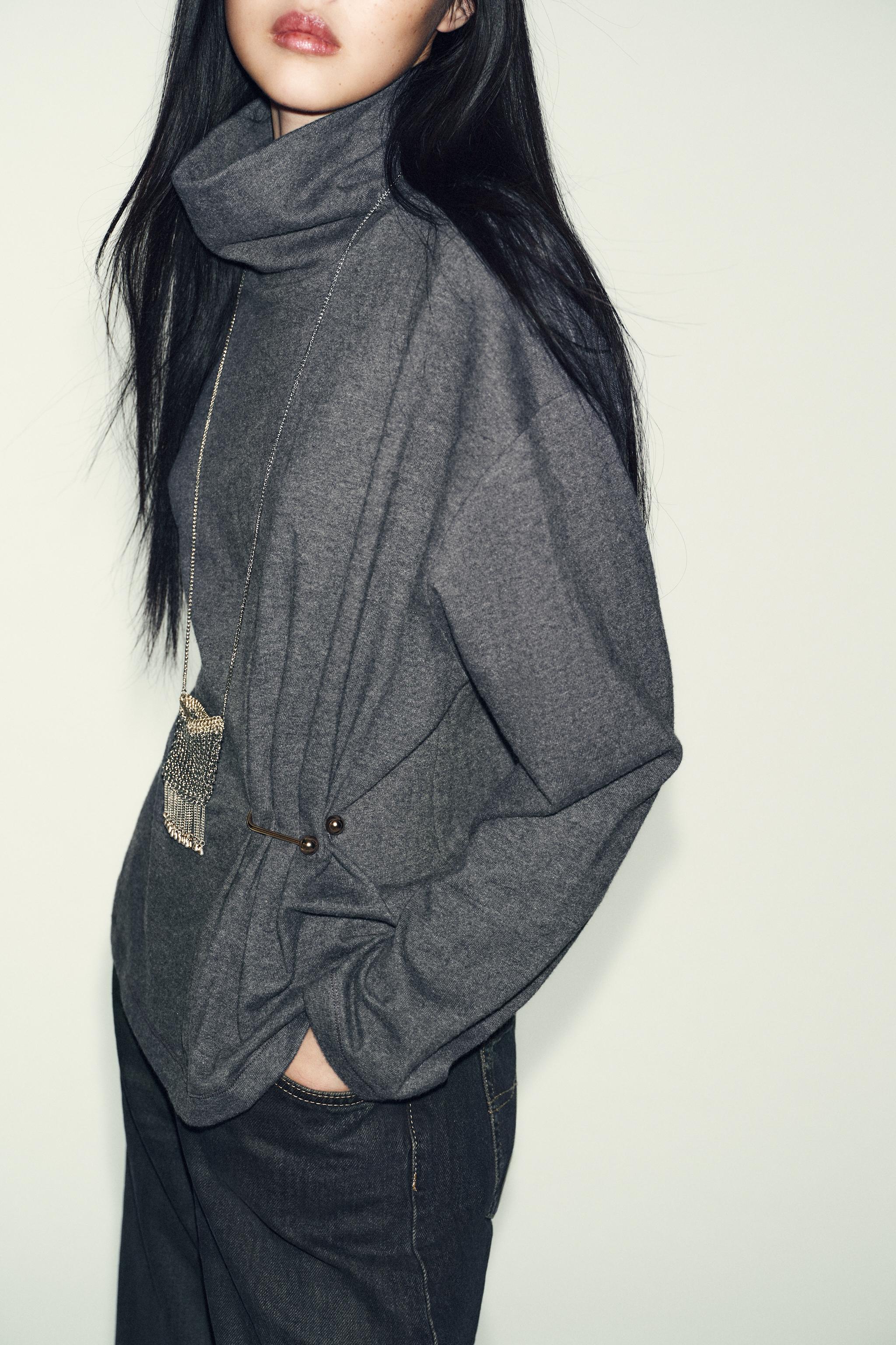 SOFT METAL APPLIQUÉ TOP