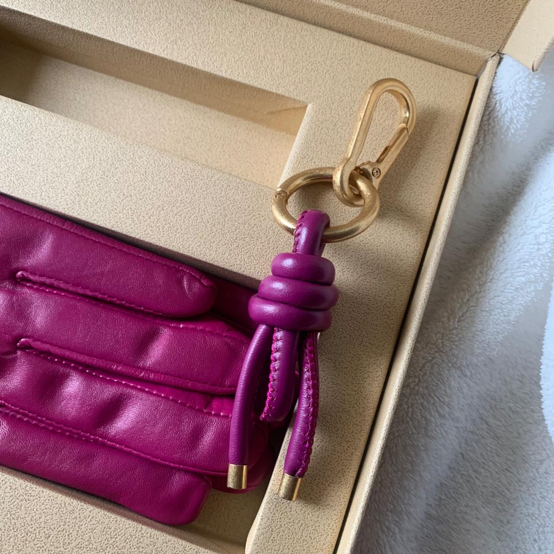 LEATHER GLOVES AND KEY RING SET - SPECIAL EDITION - Image 7