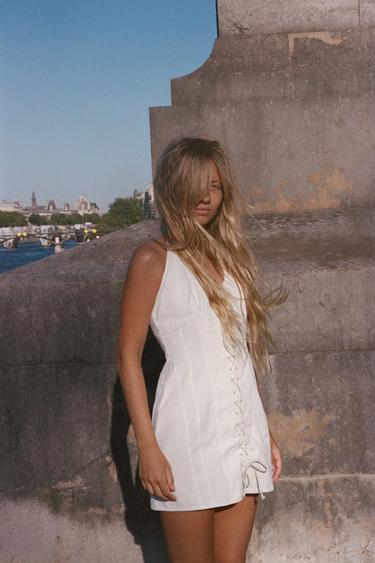 VESTIDO MINI HALTER CORDONES - Blanco roto de Zara