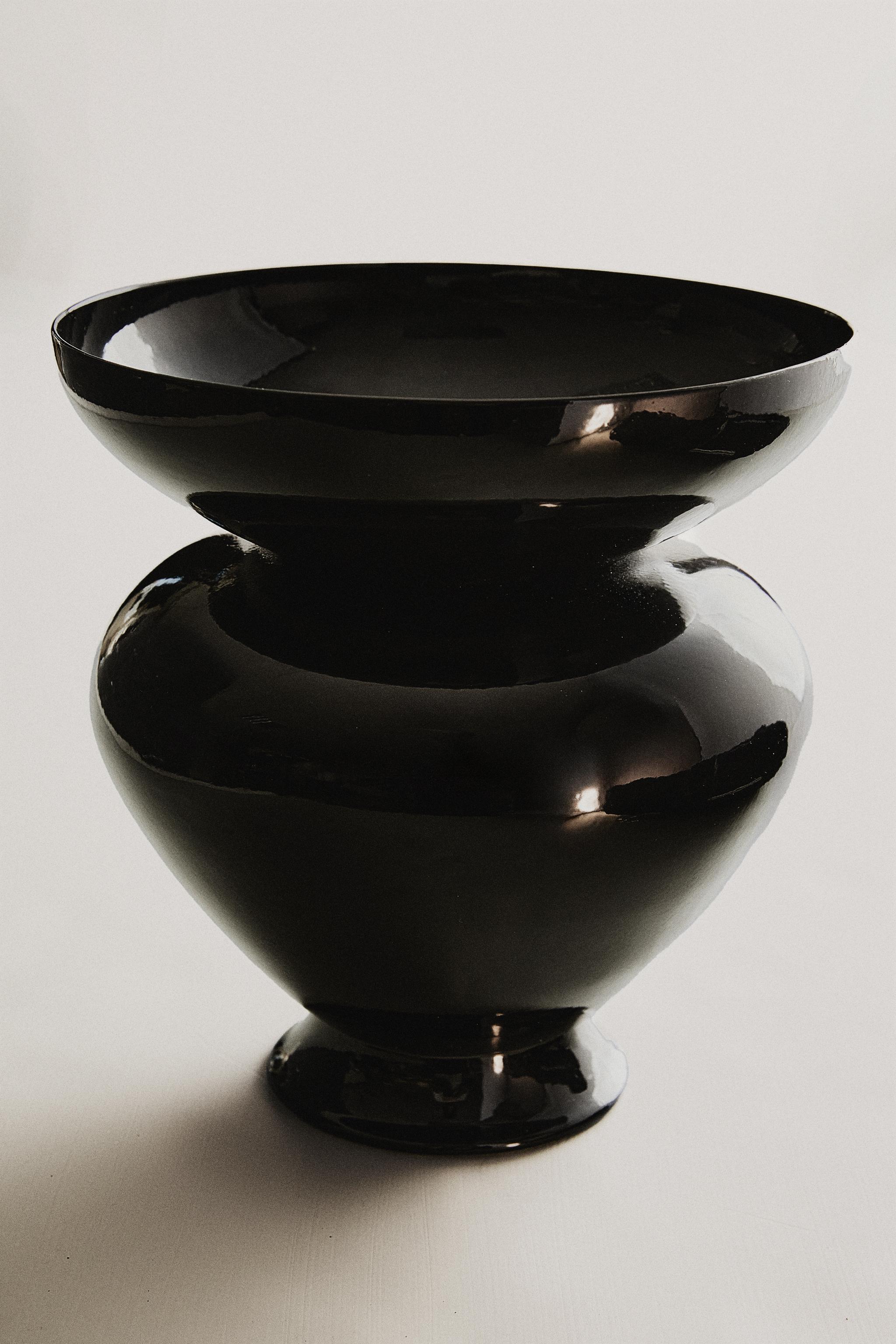 WIDE GLOSS VASE