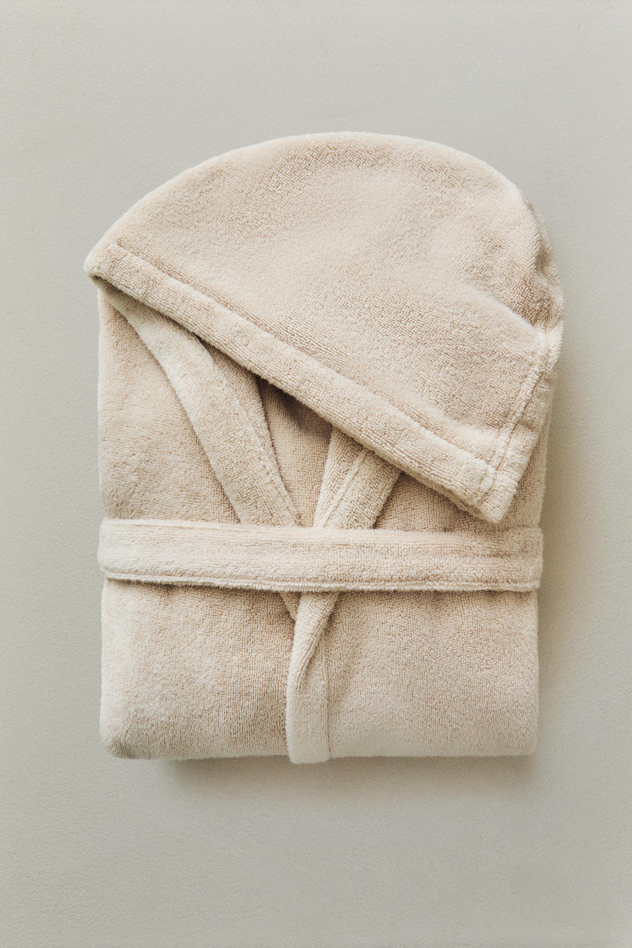 EXTRA SOFT HOODED BATHROBE (380 GXM²) — Light sand