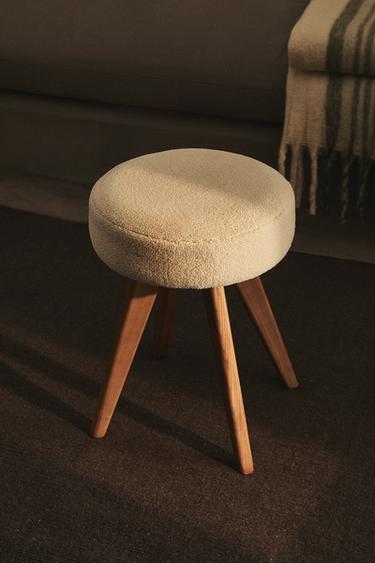 FAUX SHEARLING STOOL - Ecru by Zara