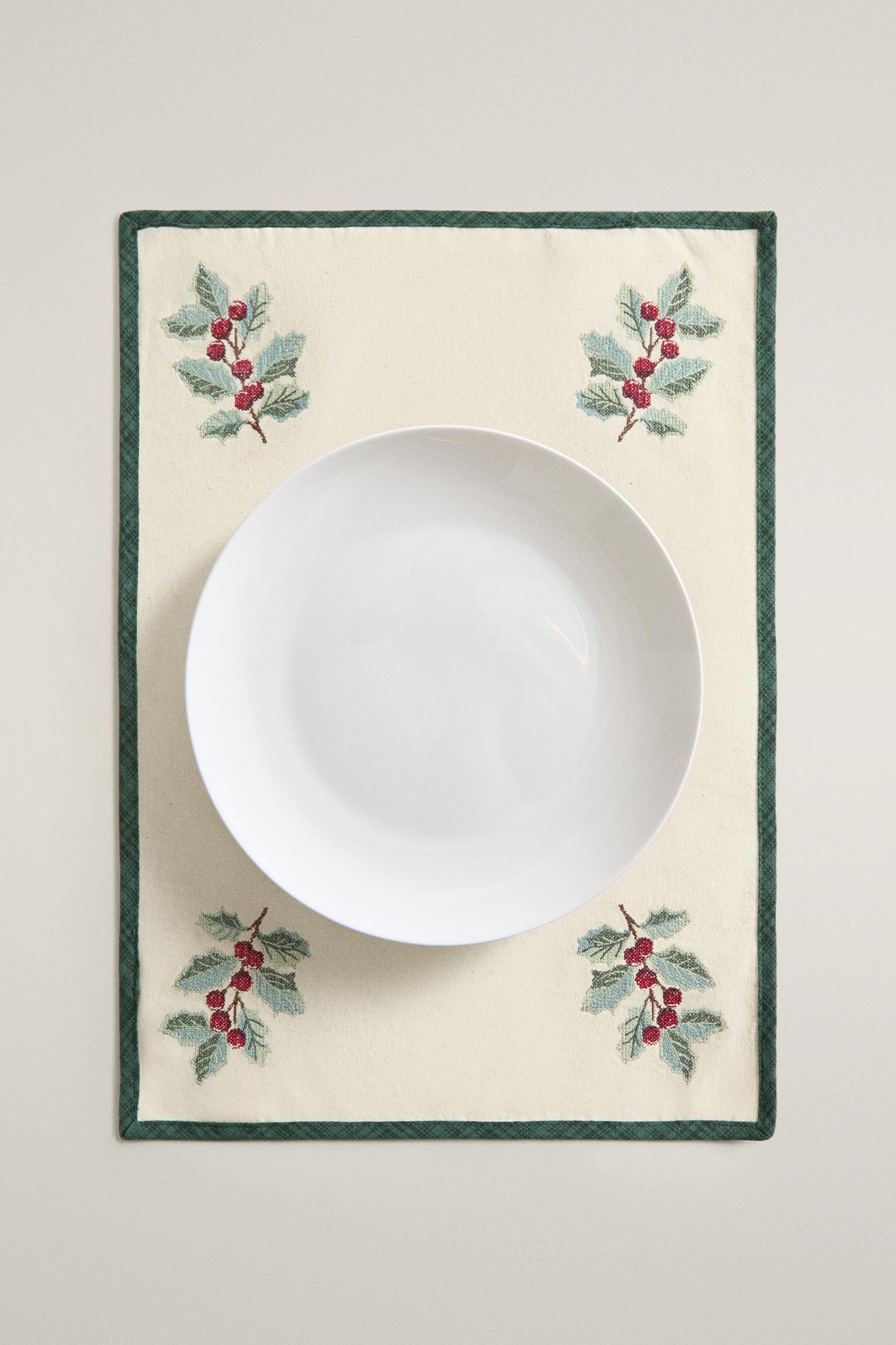EMBROIDERED CHRISTMAS PLACEMAT