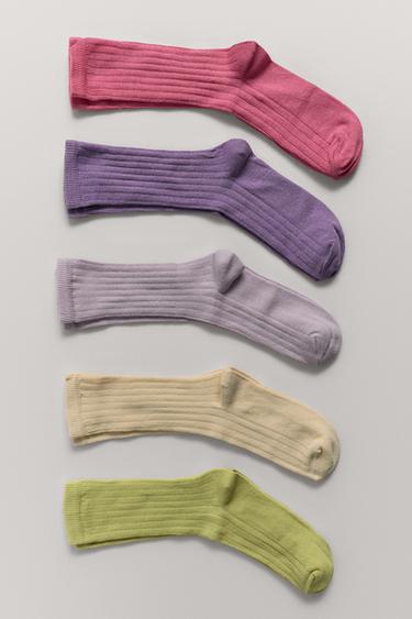 حزمة خمسة جوارب طويلة محززة - ليلكي الخاص بـ Zara