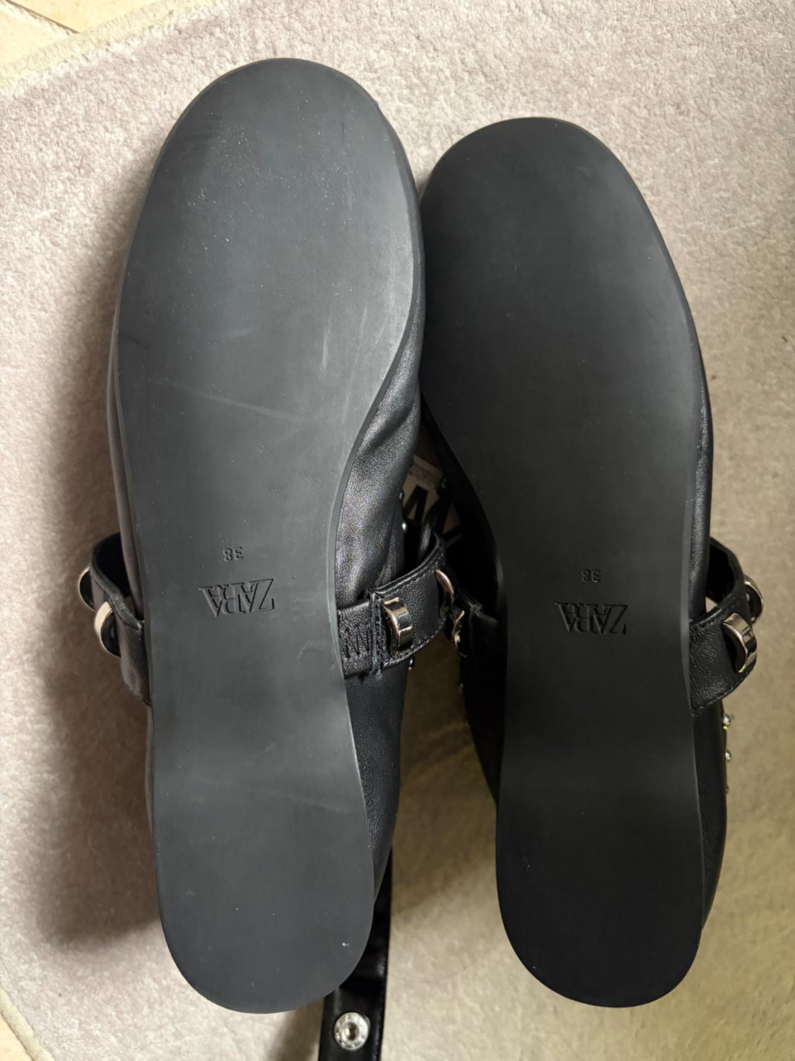 STUDDED LEATHER BALLET FLATS - Image 2