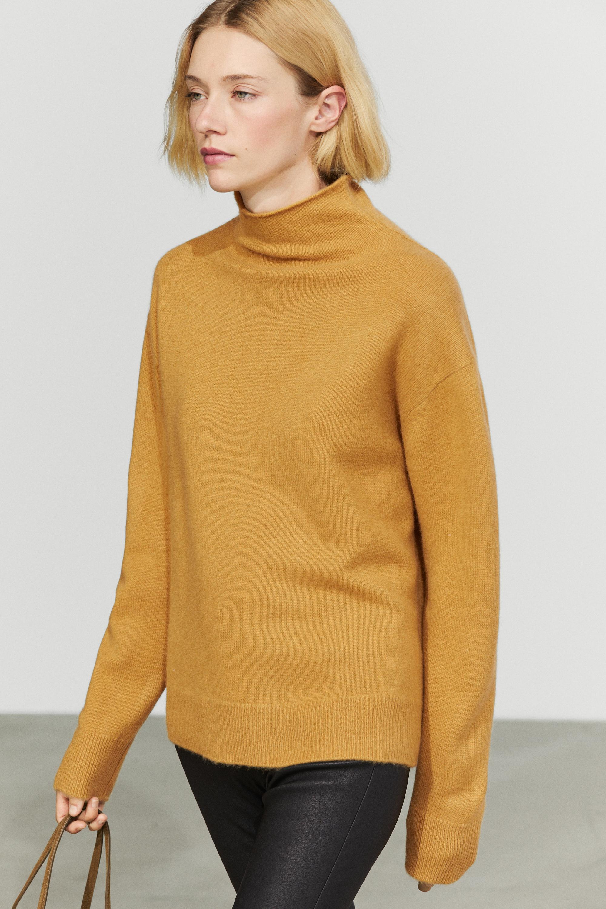 100% cashmere oversize knit sweater