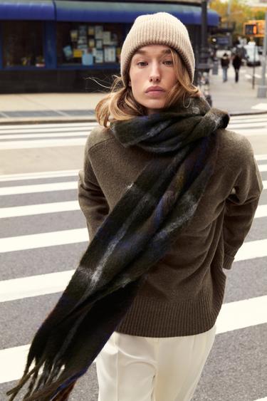 سترة محاكة ذات ملمس ناعم - mink brown الخاص بـ Zara