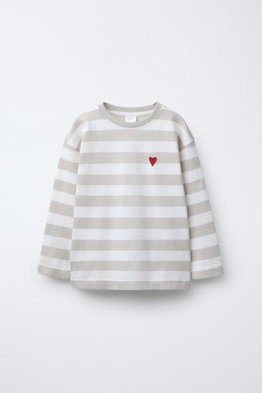 CAMISETA LISTRADA COM PATCH DE CORAÇÃO - Bege da Zara