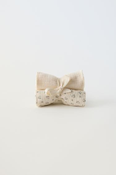 КОМБИНЕЗОН ИЗ РЕЛЬЕФНОЙ ТКАНИ С ЦВЕТАМИ ИЗ КРУЖЕВА КРОШЕ — ЭКРЮ от Zara — изображение 0