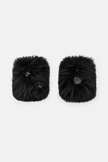 FAUX FUR JEWEL MITTENS - Black by Zara