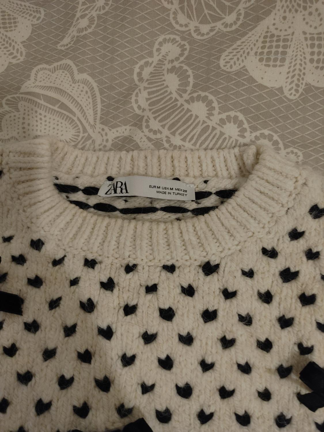 KNIT SWEATER WITH BOWS - Image 3