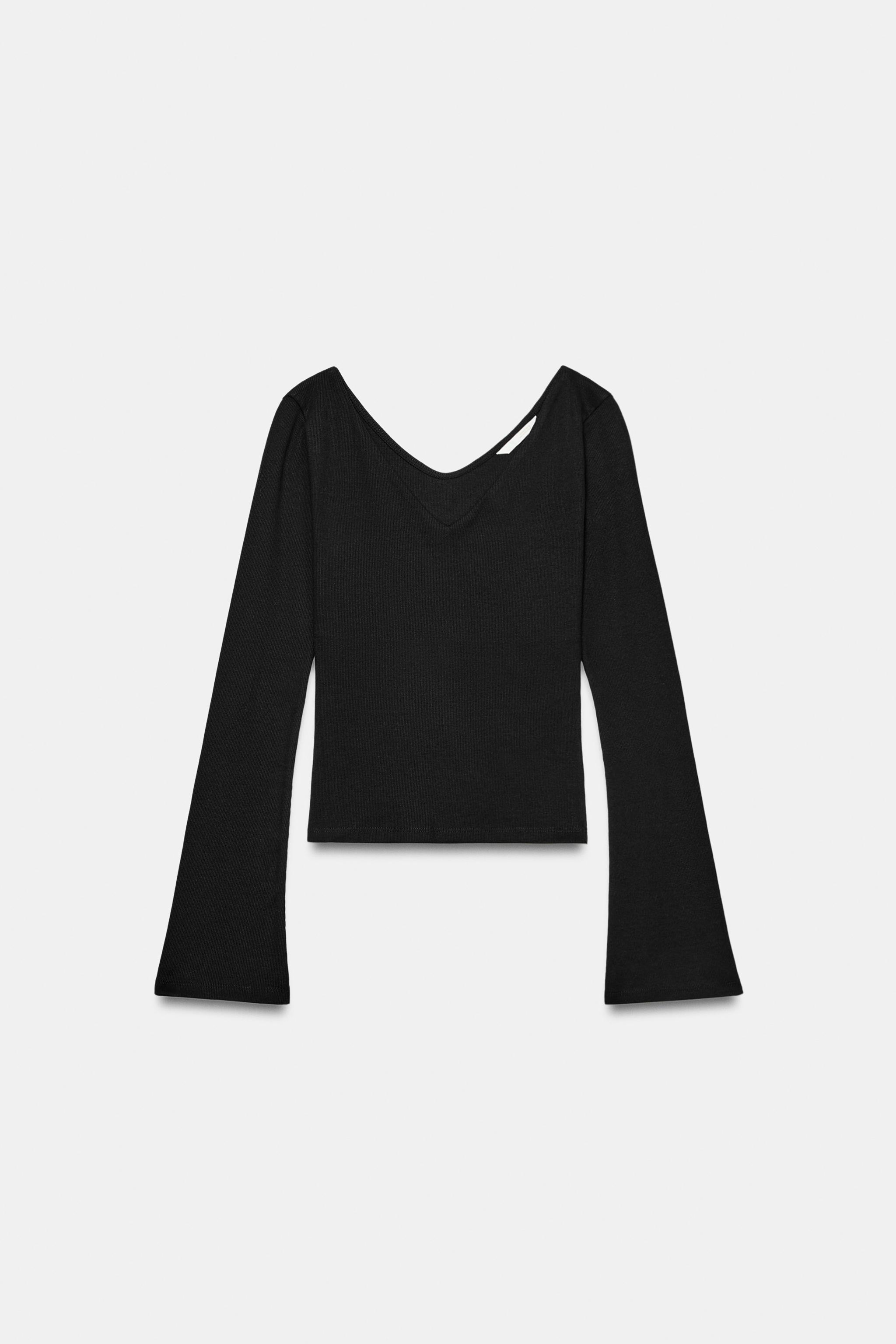 RIBBED V-NECK T-SHIRT