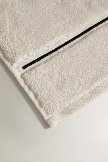EMBROIDERED TRIM BATH TOWEL - Ecru / Black by Zara - Image 2