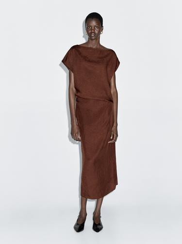 Vestido largo detalle frunce cintura - Burdeos de Zara - Imagen 0