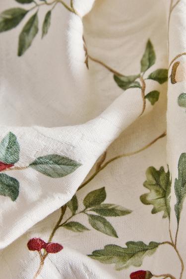 COTTON CHRISTMAS FLORAL JACQUARD TABLECLOTH - Greenish by Zara - Image 3