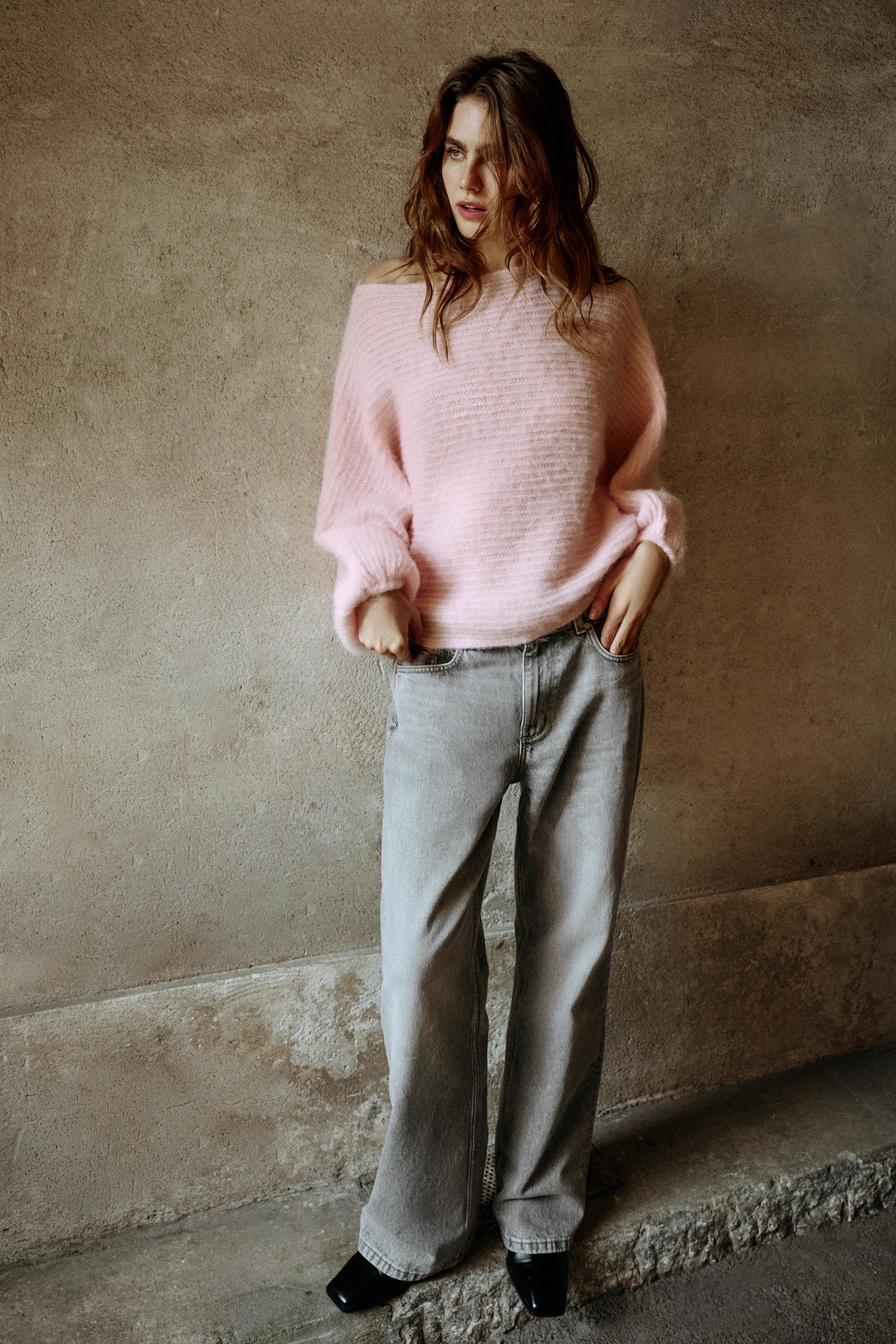 VOLUME SLEEVE SWEATER