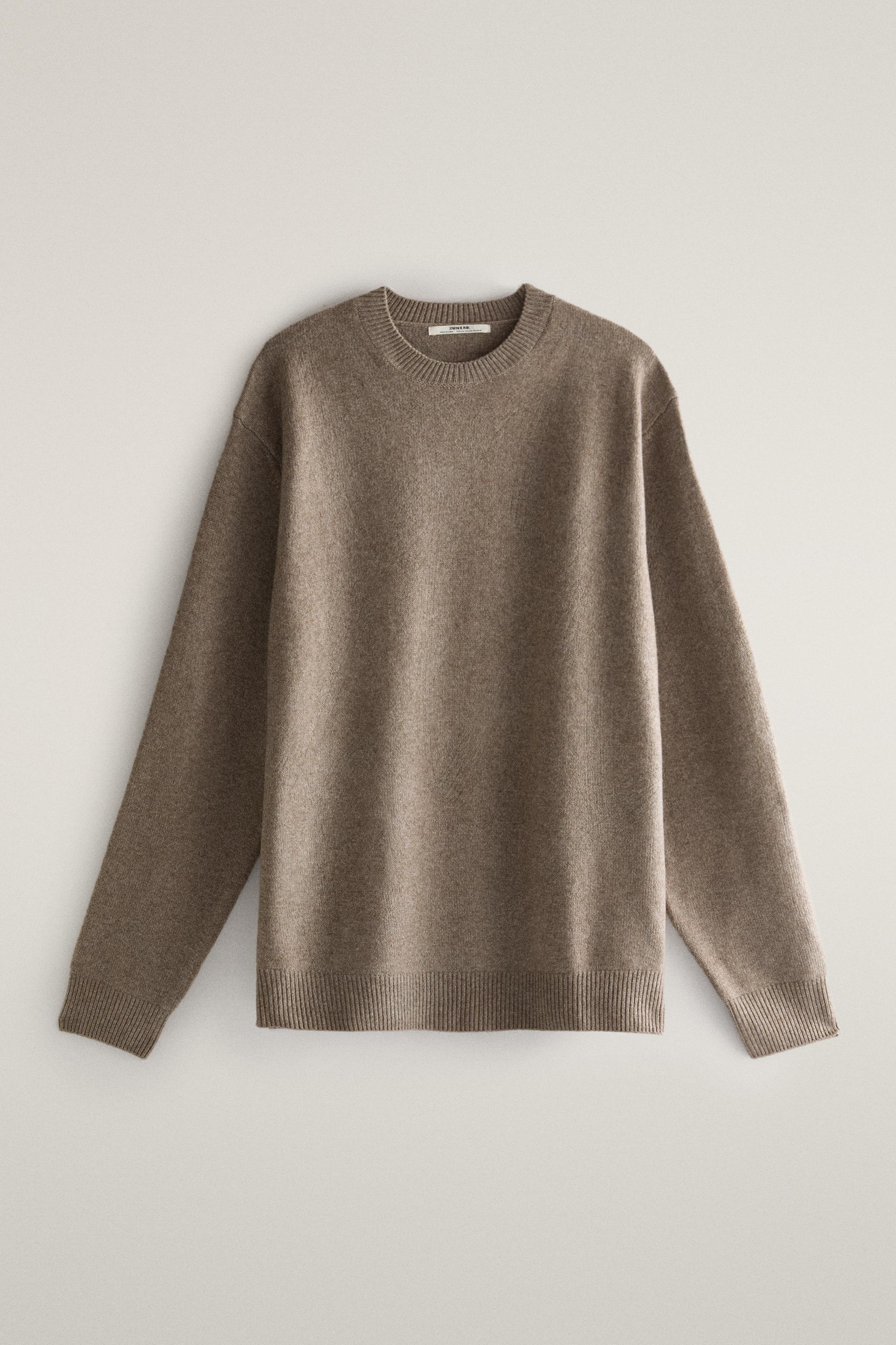 ROUND NECK SWEATER