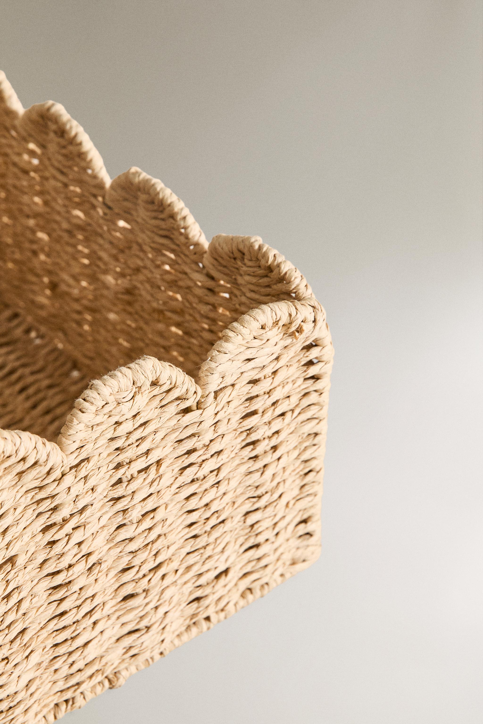 SMALL WAVY FIBRE BASKET — Light beige