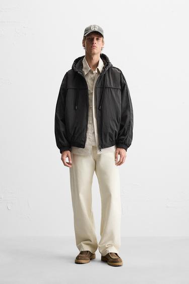 BLUSÃO TÉCNICO COM CAPUZ - Preto da Zara