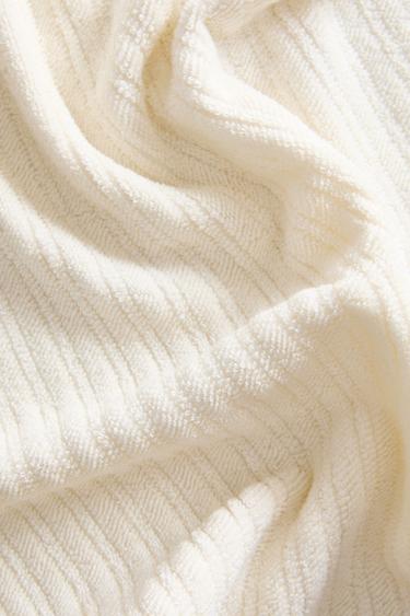 DIAGONAL TEXTURE BATH TOWEL - Ivory by Zara - Image 4