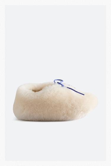 CHAUSSONS ENFANT IMITATION FOURRURE THE ANIMALS OBSERVATORY - Beige de Zara