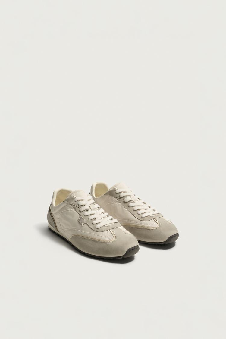 RETRO STYLE SNEAKERS — White