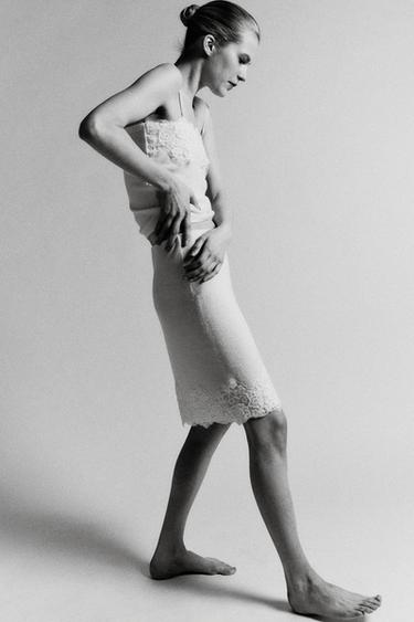 MITTELLANGER STRICKROCK MIT SPITZE UND STICKEREI - Cremefarben von Zara